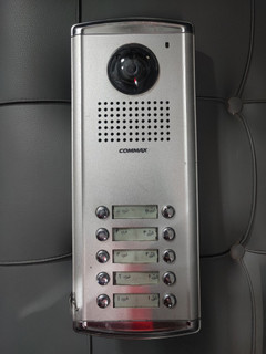 آیفون تصویری پنل بیرونی ۱۰ واحدی کماکس دوربین رنگی پنل جلودری |(استوک)commax کره ای پنل دربازکن تصویری کوماکس کره ای با سوییچر